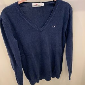 Navy Vineyard Vines V-neck sweater!!